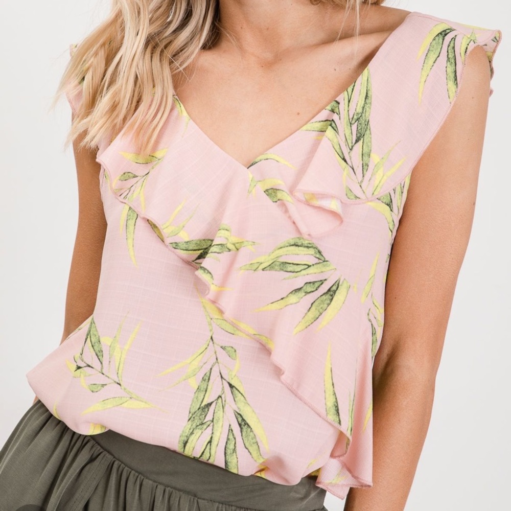 Hailey & co leaf 🍃 print top